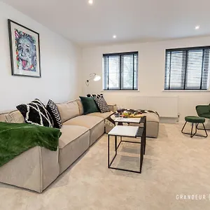 https://elegant-townhouse-westbourne-sleeps-8-parking-the-hideaway.bournemouth-hotels.org